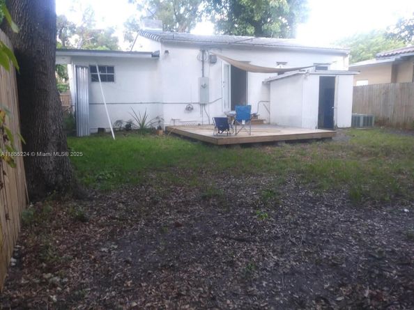 2608 SW 11th St, Miami FL 33135