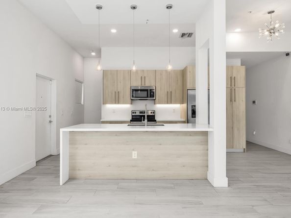 4369 NW 9th St, Plantation FL 33317