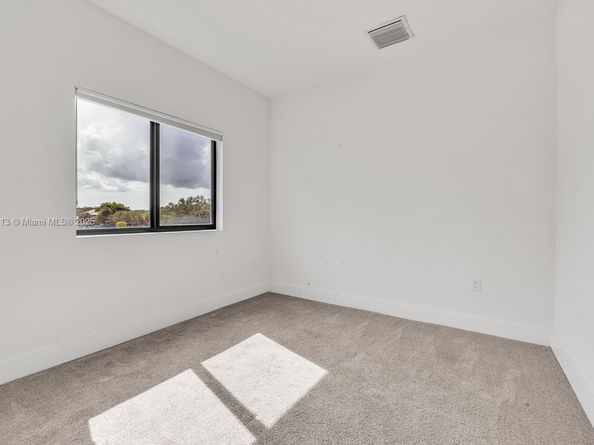 4369 NW 9th St, Plantation FL 33317