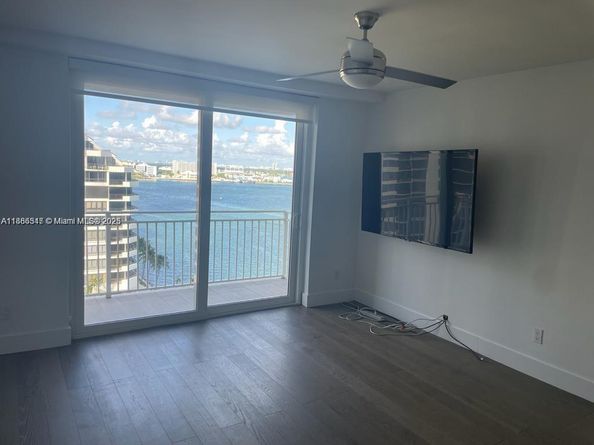 770 Claughton Island Dr 1511, Miami FL 33131