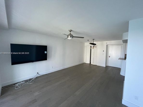 770 Claughton Island Dr 1511, Miami FL 33131
