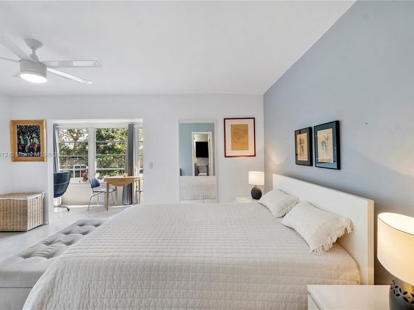 143 Oakridge J 143, Deerfield Beach FL 33442