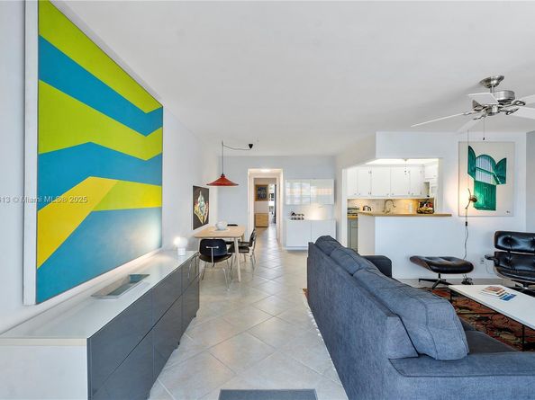 143 Oakridge J 143, Deerfield Beach FL 33442