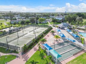 143 Oakridge J 143, Deerfield Beach FL 33442