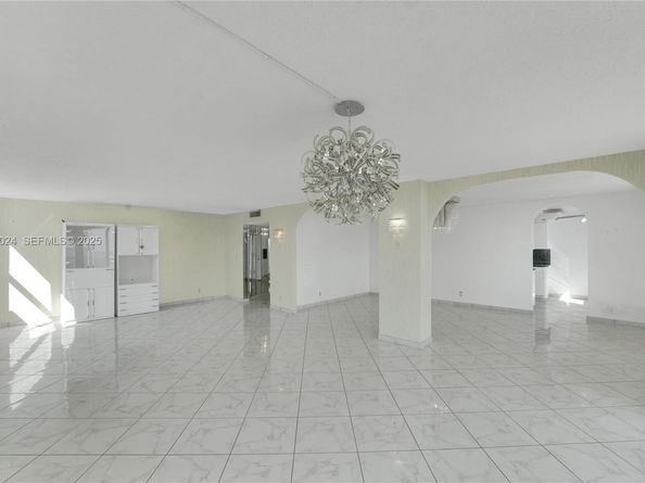 1920 S Ocean Dr 16B, Hallandale Beach FL 33009