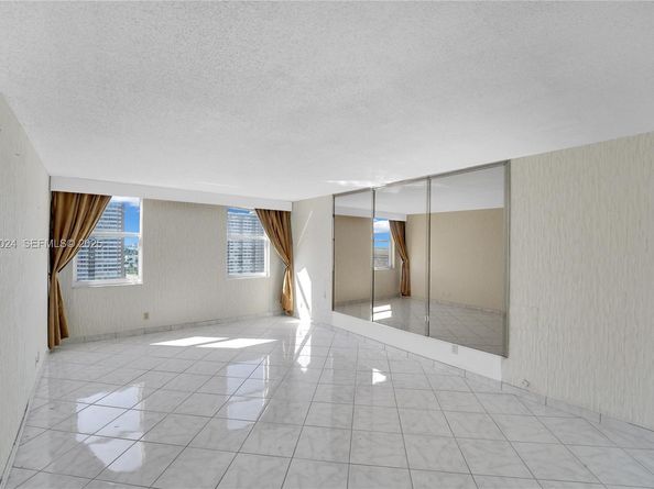 1920 S Ocean Dr 16B, Hallandale Beach FL 33009