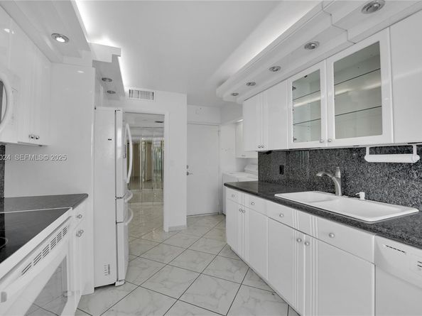 1920 S Ocean Dr 16B, Hallandale Beach FL 33009