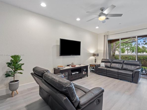 12 Nottingham Pl, Boynton Beach FL 33426