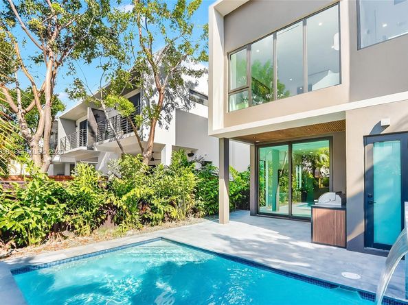 3084 Indiana St, Miami FL 33133