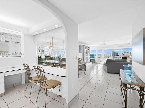 3111 N Ocean Dr 812, Hollywood FL 33019