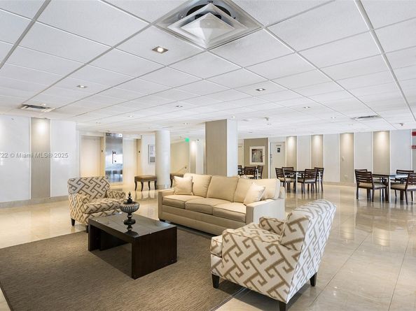 3111 N Ocean Dr 812, Hollywood FL 33019