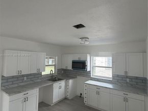 40 NW 62nd Ave, Miami FL 33126