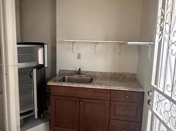 40 NW 62nd Ave, Miami FL 33126