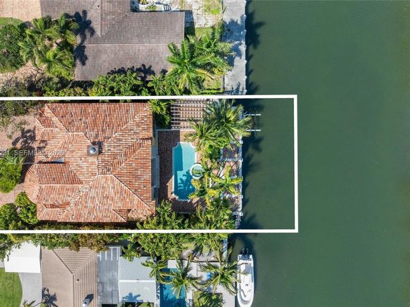 1701 SE 10th St, Fort Lauderdale FL 33316