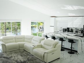 9670 Glacier Dr, Miramar FL 33025