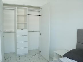 9670 Glacier Dr, Miramar FL 33025