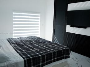 9670 Glacier Dr, Miramar FL 33025