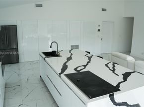 9670 Glacier Dr, Miramar FL 33025