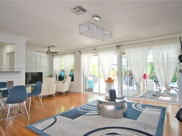 1419 N 16th Ct, Hollywood FL 33020