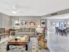 4000 NW 44th Ave 405, Lauderdale Lakes FL 33319