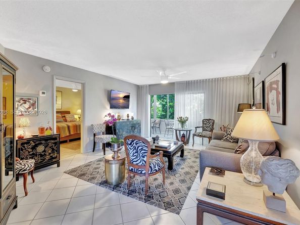 4000 NW 44th Ave 405, Lauderdale Lakes FL 33319