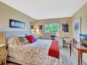 4000 NW 44th Ave 405, Lauderdale Lakes FL 33319