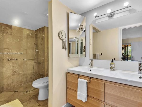 8850 SW 123rd Ct H201, Miami FL 33186