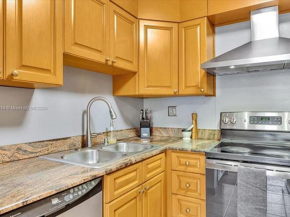 8850 SW 123rd Ct H201, Miami FL 33186