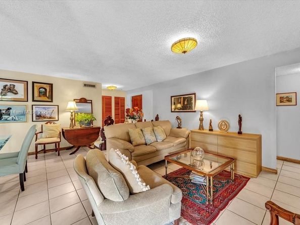 8850 SW 123rd Ct H201, Miami FL 33186