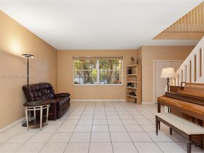 1140 Cedar Falls Dr, Weston FL 33327