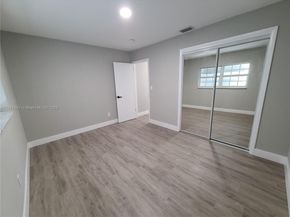 4230 NW 52nd Ave, Lauderdale Lakes FL 33319