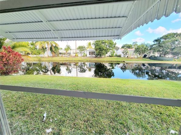 4230 NW 52nd Ave, Lauderdale Lakes FL 33319