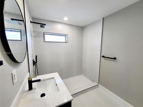 4230 NW 52nd Ave, Lauderdale Lakes FL 33319