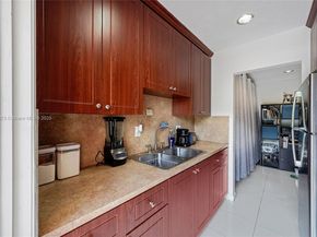 1120 NE 10th St 7, Hallandale Beach FL 33009