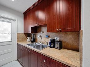 1120 NE 10th St 7, Hallandale Beach FL 33009