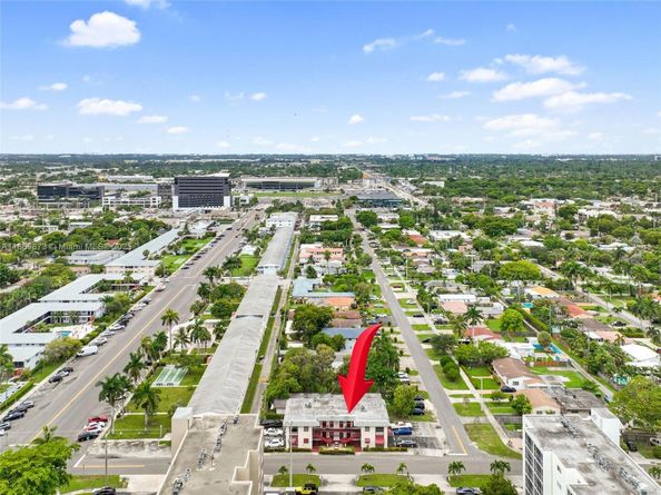 1120 NE 10th St 7, Hallandale Beach FL 33009