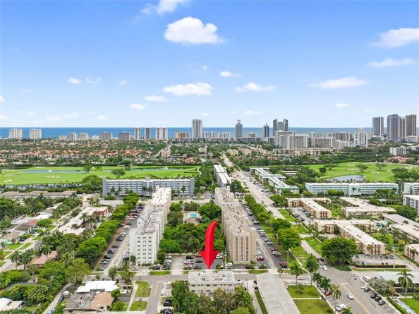 1120 NE 10th St 7, Hallandale Beach FL 33009