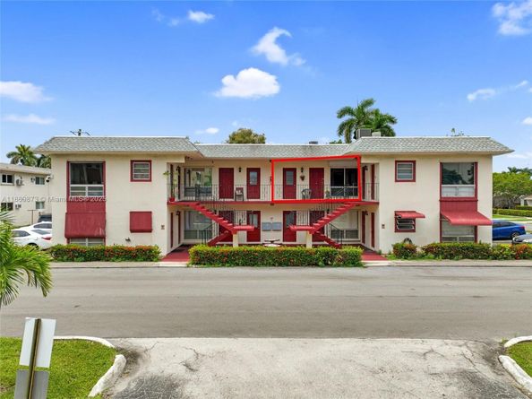 1120 NE 10th St 7, Hallandale Beach FL 33009
