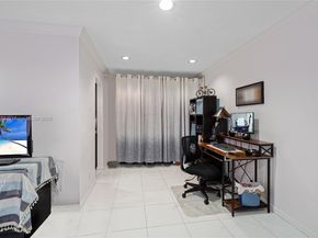 1120 NE 10th St 7, Hallandale Beach FL 33009