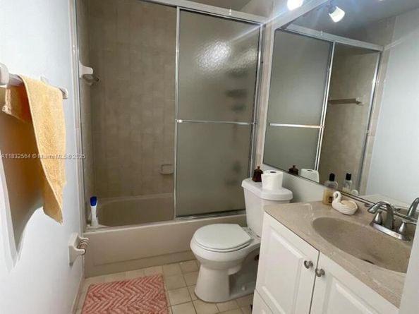12057 SW 10th St 202, Miami FL 33184