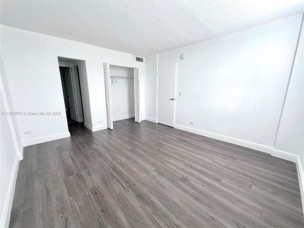 3660 NE 166th St 409, North Miami Beach FL 33160