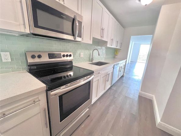 3660 NE 166th St 409, North Miami Beach FL 33160