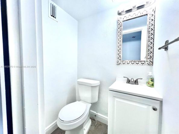 3660 NE 166th St 409, North Miami Beach FL 33160