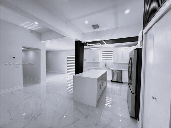 14801 NW 5th Ave, Miami FL 33168