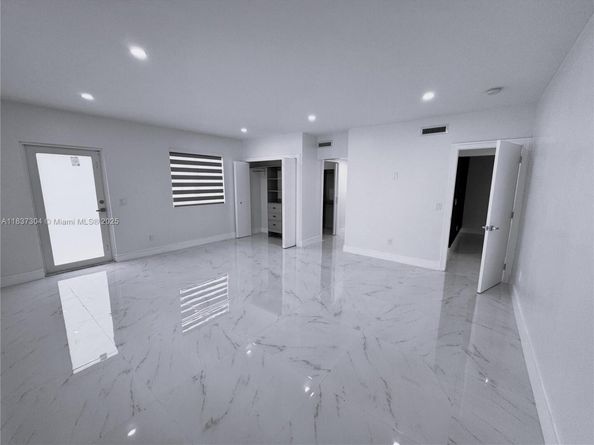 14801 NW 5th Ave, Miami FL 33168