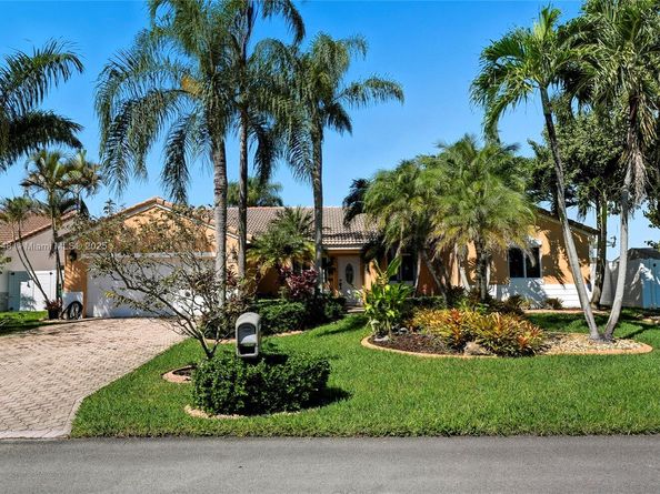 17914 SW 137th Pl, Miami FL 33177