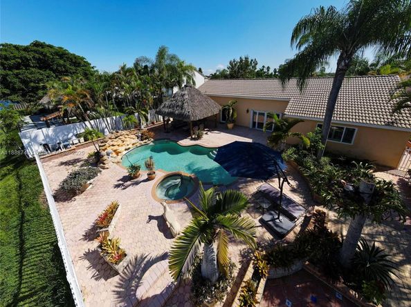 17914 SW 137th Pl, Miami FL 33177