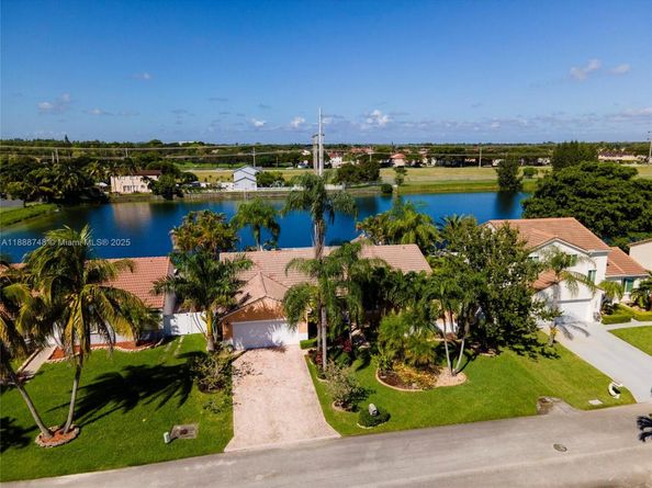 17914 SW 137th Pl, Miami FL 33177