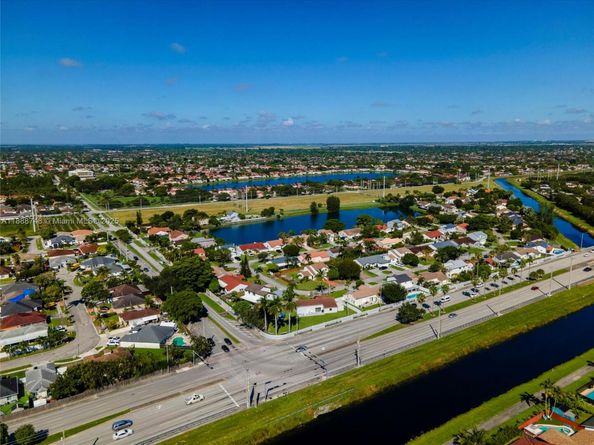 17914 SW 137th Pl, Miami FL 33177
