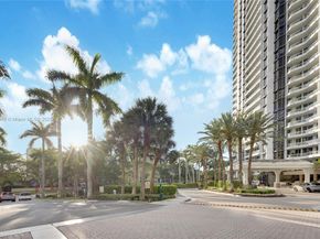 21205 Yacht Club Dr 701, Aventura FL 33180